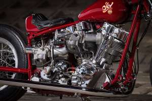 Chopper Harley-Davidson FLH 1978 avec cadre personnalisé, par Fatech