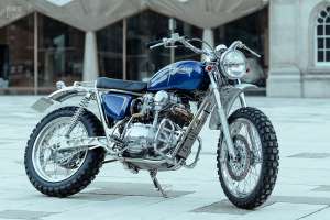 Traîneau du désert Kawasaki W650 par Dirty Dick's Motos