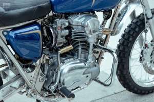 Traîneau du désert Kawasaki W650 par Dirty Dick's Motos