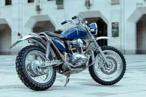 Traîneau du désert Kawasaki W650 par Dirty Dick's Motos