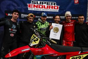 EV Motorcycle Company remporte le premier championnat du monde FIM des constructeurs de SuperEnduro, marquant ainsi l&rsquo;histoire