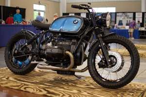 BMW R100 Bobber par Parker Zamarelli