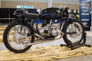 Réplique de la R50 RS Rennesport de 1966 par Jeff Bronsdon