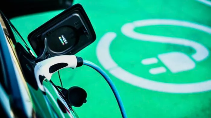 Recharger la voiture électrique 700x394