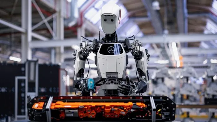 Mercedes Robots Dark Factory 2 700x394