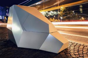 Ce radar qui rappelle le Tesla Cybertruck est à l&rsquo;épreuve des balles et est similaire à celui que nous avons déjà en Espagne