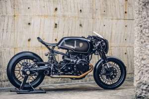 Bavarian Fightfighter : Une BMW R nineT personnalisée et brutale de Rough Crafts.