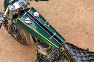 Garage construit Triumph 7