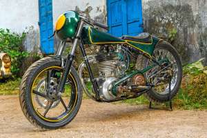 Garage construit Triumph 11