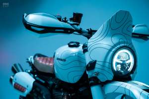 Le kit à boulonner Triumph Scrambler 1200 Alps Edition par Crooked Motorcycles