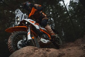 KTM lance une nouvelle gamme 350 en Inde. Alors, qu’arrive-t-il aux 390 ?
