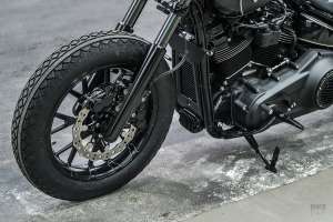 Thunder Chaser : Rough Crafts fête son 10e anniversaire avec un bobber Softail