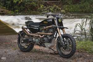 Conversion double sport Harley Sportster par Purpose Built Moto