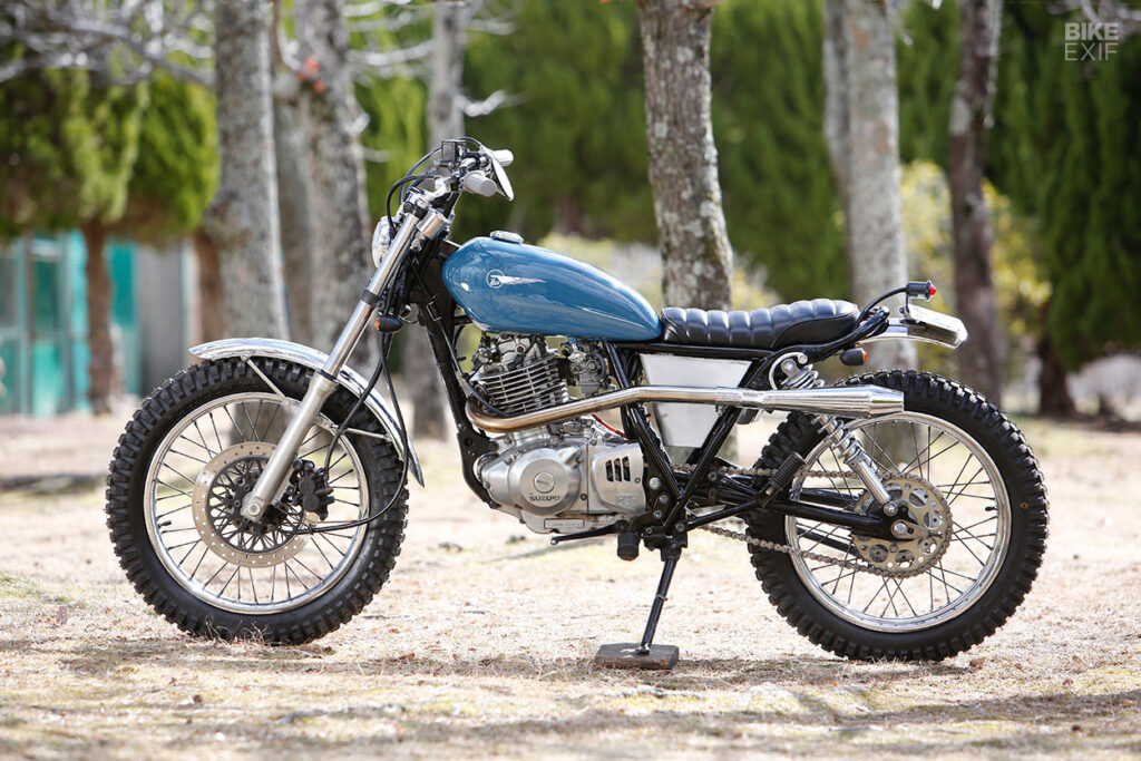 Jeudi en arrière - L'essence d'une moto : le Suzuki ST250 Scrambler de Heiwa