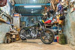 Garage construit Triumph 10
