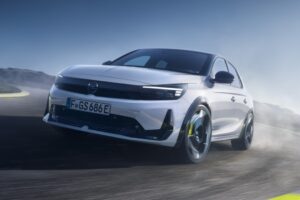 récupérer le terme « berline chaude » au format électrique et avec 281 CV