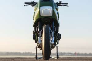 Kawasaki ZRX1200R personnalisé par deBolex Engineering