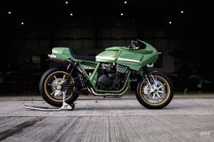 Kawasaki ZRX1200R personnalisé par deBolex Engineering