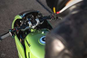 Kawasaki ZRX1200R personnalisé par deBolex Engineering