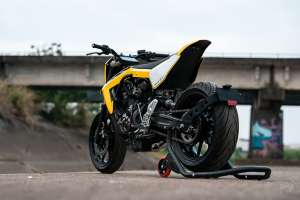 Une Yamaha MT-07 2017 personnalisée avec une ambiance supermotard du Queensland