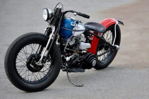 Jeudi de retour : sortir en beauté : la dernière Harley personnalisée de Jamesville