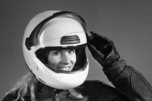 BMW célèbre 50 ans de casques de moto, et c&rsquo;est bien plus long que je ne le pensais