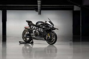 Écoutez la nouvelle Superbike V4 de CFMoto sur la piste pour la première fois