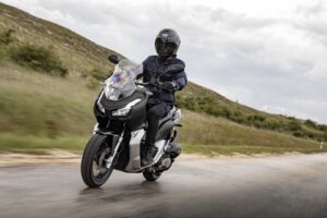 Les petites motos de Honda contrôlent les dégâts d&rsquo;une valeur d&rsquo;un milliard de dollars