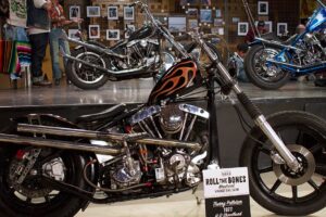 Péché et salut : 7 Choppers du Roll The Bones Vintage Chopper Show