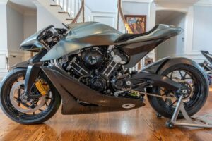 Quelqu&rsquo;un a essayé de vendre aux enchères sa moto Aston Martin. Ça ne s&rsquo;est pas bien passé