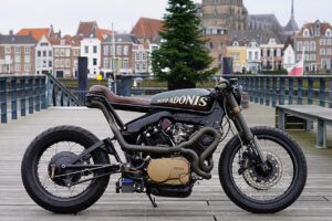 Courage néerlandais : la Yamaha XV750 Cafe Racer de Moto Adonis