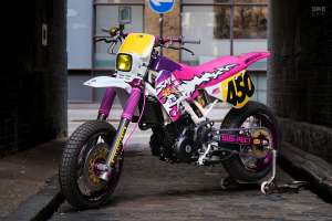 Supermotard Royal Enfield Guerrilla par Sticky's Speed Shop x Ryan Roadkill