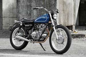 Traqueur de rue Yamaha SR150 par 2LOUD Custom