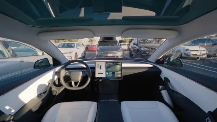 Conduite autonome Tesla FSD 2 700 x 394