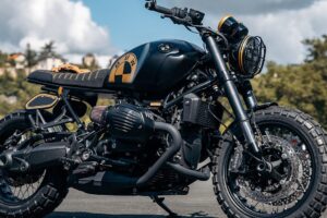 Noir et or : la BMW R12 Classic Scrambler de FCR Original