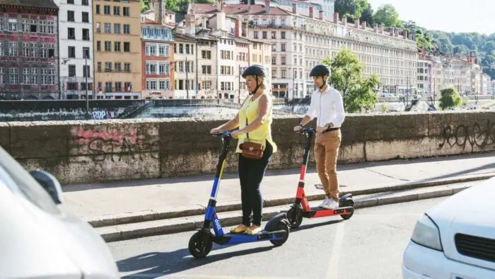 Google Maps Scooters Vélos électriques 1 700x394