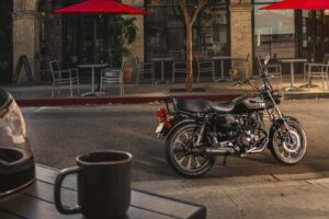 Ce navetteur urbain parfait ne vous coûtera que 3 000 $. Oui, c&rsquo;est une moto