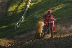 Ce nouveau Ducati Dirt Bike tourne à 15 000 tr/min. Maman Mia !