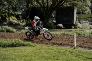Essayer les nouveaux véhicules tout-terrain EV Dirt Bikes de Zero n&rsquo;a jamais été aussi simple, alors que la société commence à proposer des démos