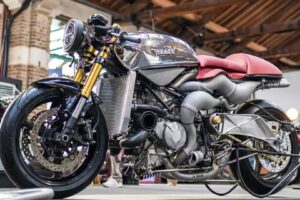 Il y a une nouvelle moto à huit cylindres à deux temps à venir. Et il promet près de 300 ch