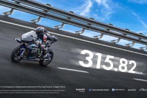 La nouvelle course à vitesse de pointe V4 SR-RR Superbike de CFMoto est impressionnante. Mais laisse des questions