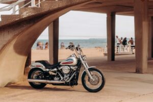 L’emblématique Super Glide Cruiser de Harley-Davidson est de retour. Ça a l&rsquo;air génial