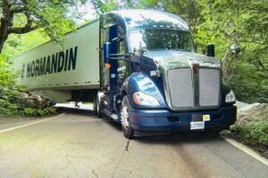 Les amendes montent en flèche pour les chauffeurs de camion bloqués sur cette route de moto populaire