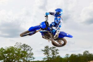 Yamaha dévoile son tout nouveau vélo tout-terrain YZ250F. Et il est livré avec un travail de peinture en édition spéciale