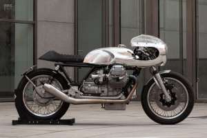 Moto Guzzi V11 personnalisée avec cadre Le Mans Tonti
