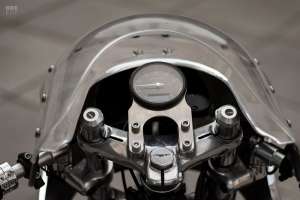 Moto Guzzi V11 personnalisée avec cadre Le Mans Tonti