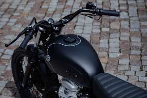WKND Douanes Kawasaki W650 Scrambler 5