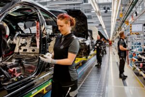 Le problème de l&rsquo;absentéisme dans le secteur automobile : il augmente de 50 % et met des usines entières sous contrôle