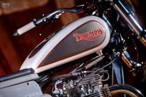 Chat rapide : le tracker Triumph T140 à cadre Panther de Mule