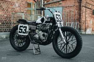 Traqueur plat Triumph T100R 1967 par Hookie Co.